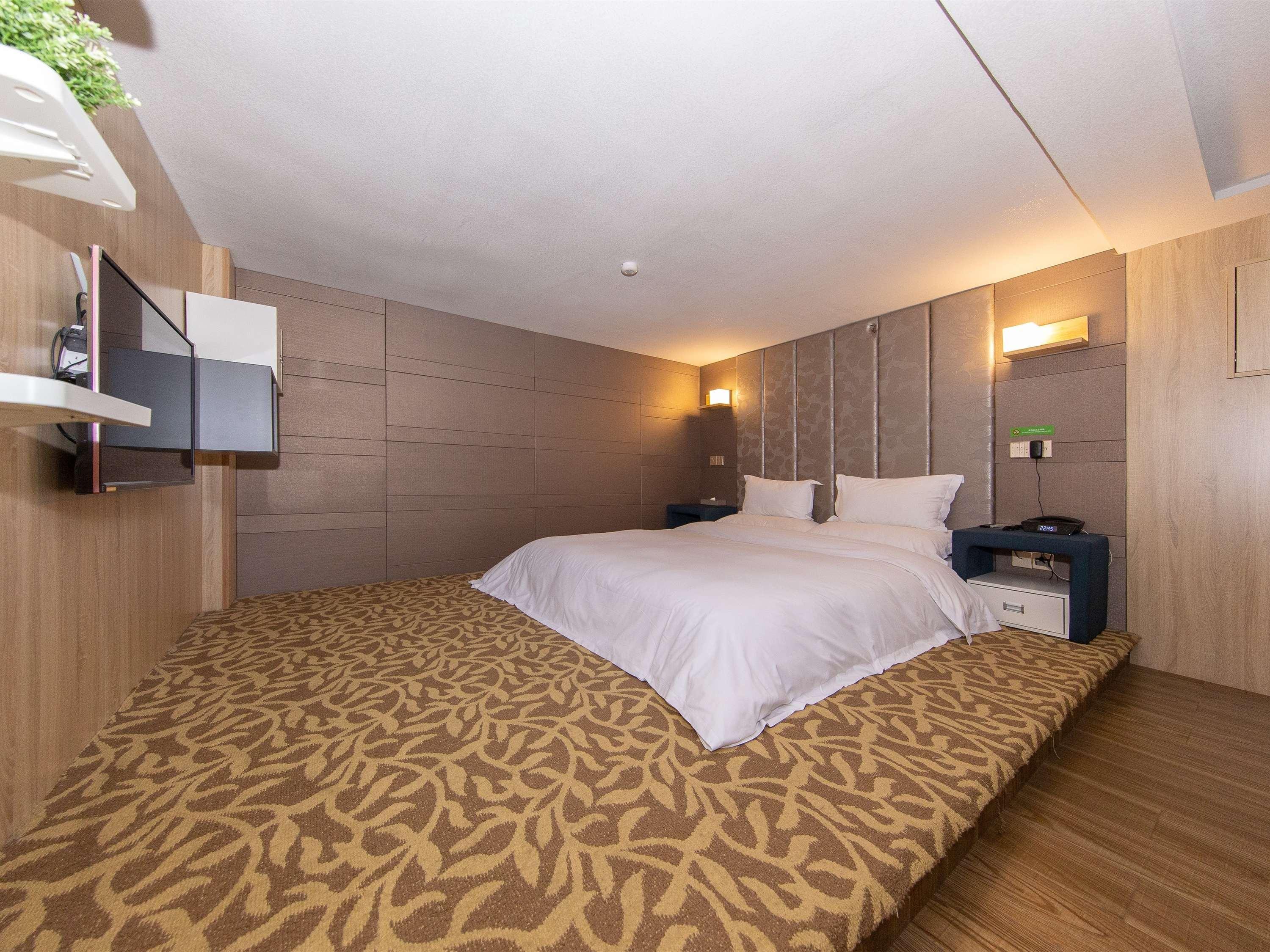 Ibis Styles Nantong Development Zone Shimao Plaza Otel Dış mekan fotoğraf